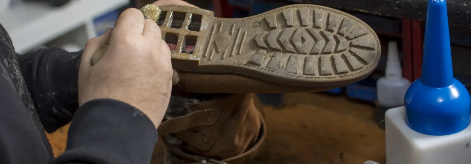 shoemaker-performs-shoes-in-the-studio-craft-2024-05-27-03-03-52-utc